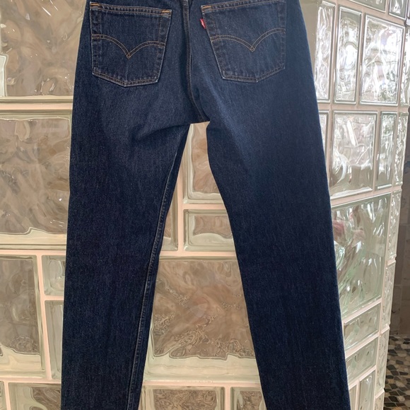 Vintage Levi’s 501’s button up jeans. Size 28x32. - Picture 6 of 10